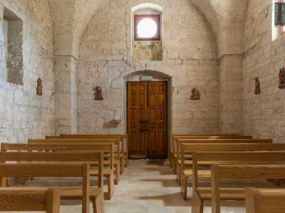 �Questo luogo sacro � il mio grande cruccio - conclude Vito -. Fu costruita nel 1906 a forma di trullo, poi per� fu ristrutturata e della struttura originaria sono rimasti solo l'ingresso, il campanile e gli interni�